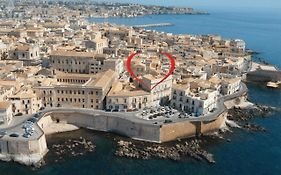 Casa Nagale- Una Suite Di Charme Nel Cuore Di Ortigia A 50 Mt Dal Mare