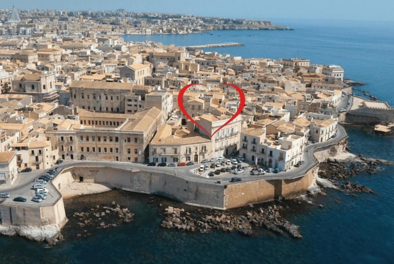 Casa Nagale- Una Suite Di Charme Nel Cuore Di Ortigia A 50 Mt Dal Mare Syracuse Exterior photo