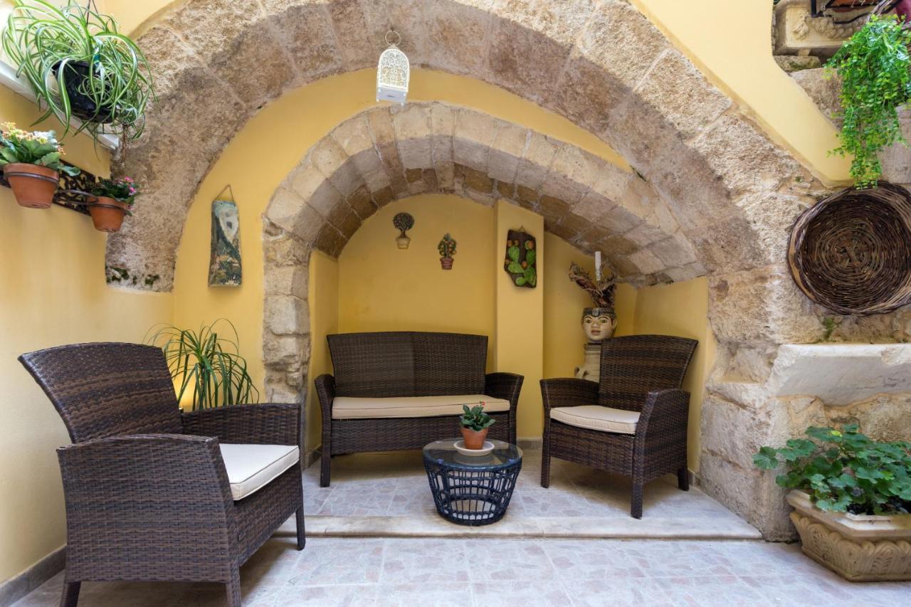 Casa Nagale- Una Suite Di Charme Nel Cuore Di Ortigia A 50 Mt Dal Mare Syracuse Exterior photo