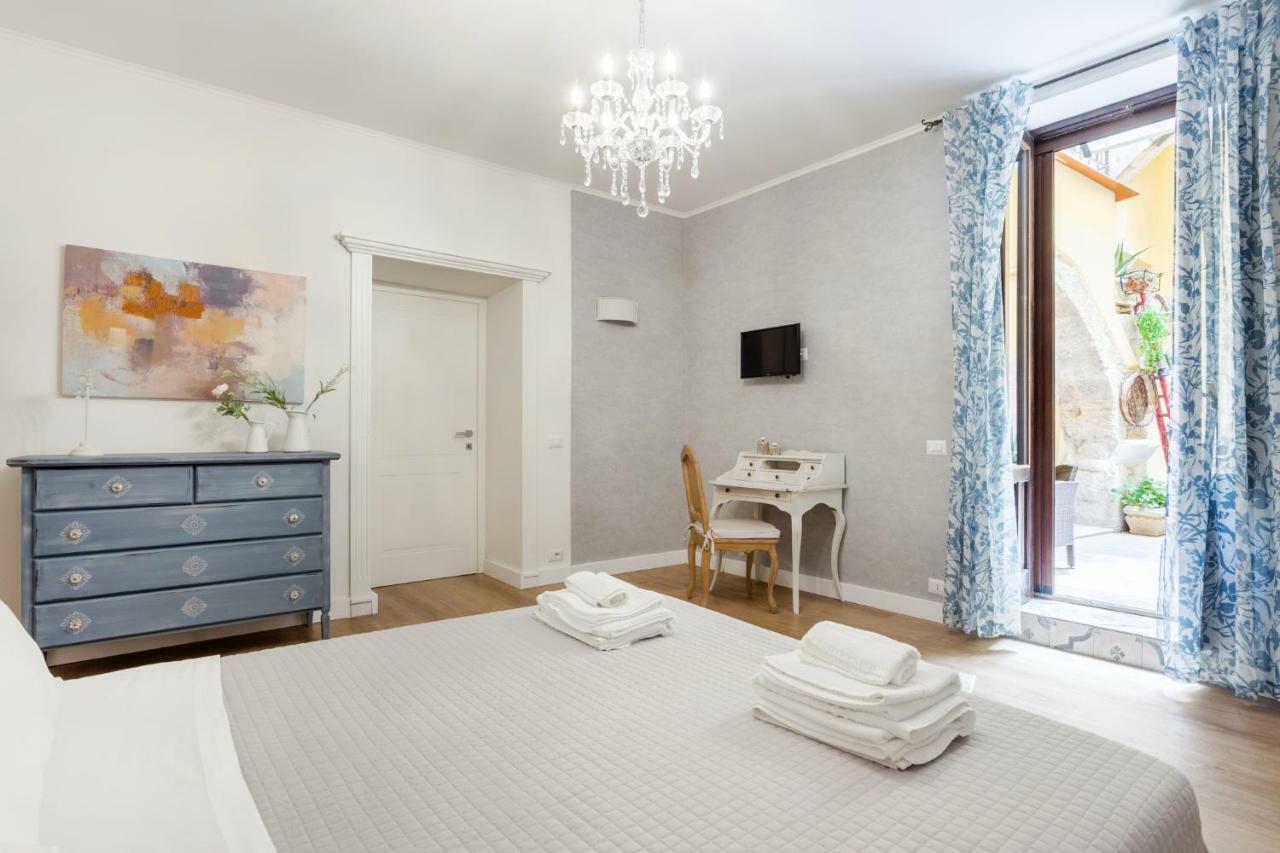 Casa Nagale- Una Suite Di Charme Nel Cuore Di Ortigia A 50 Mt Dal Mare Syracuse Exterior photo
