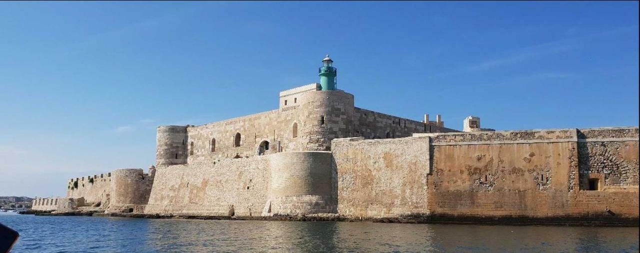 Casa Nagale- Una Suite Di Charme Nel Cuore Di Ortigia A 50 Mt Dal Mare Syracuse Exterior photo