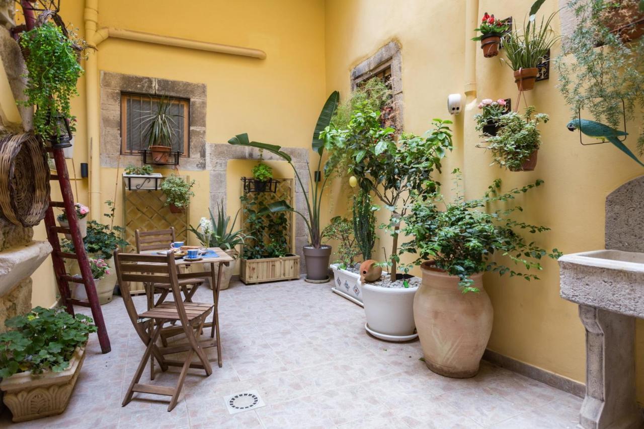 Casa Nagale- Una Suite Di Charme Nel Cuore Di Ortigia A 50 Mt Dal Mare Syracuse Exterior photo